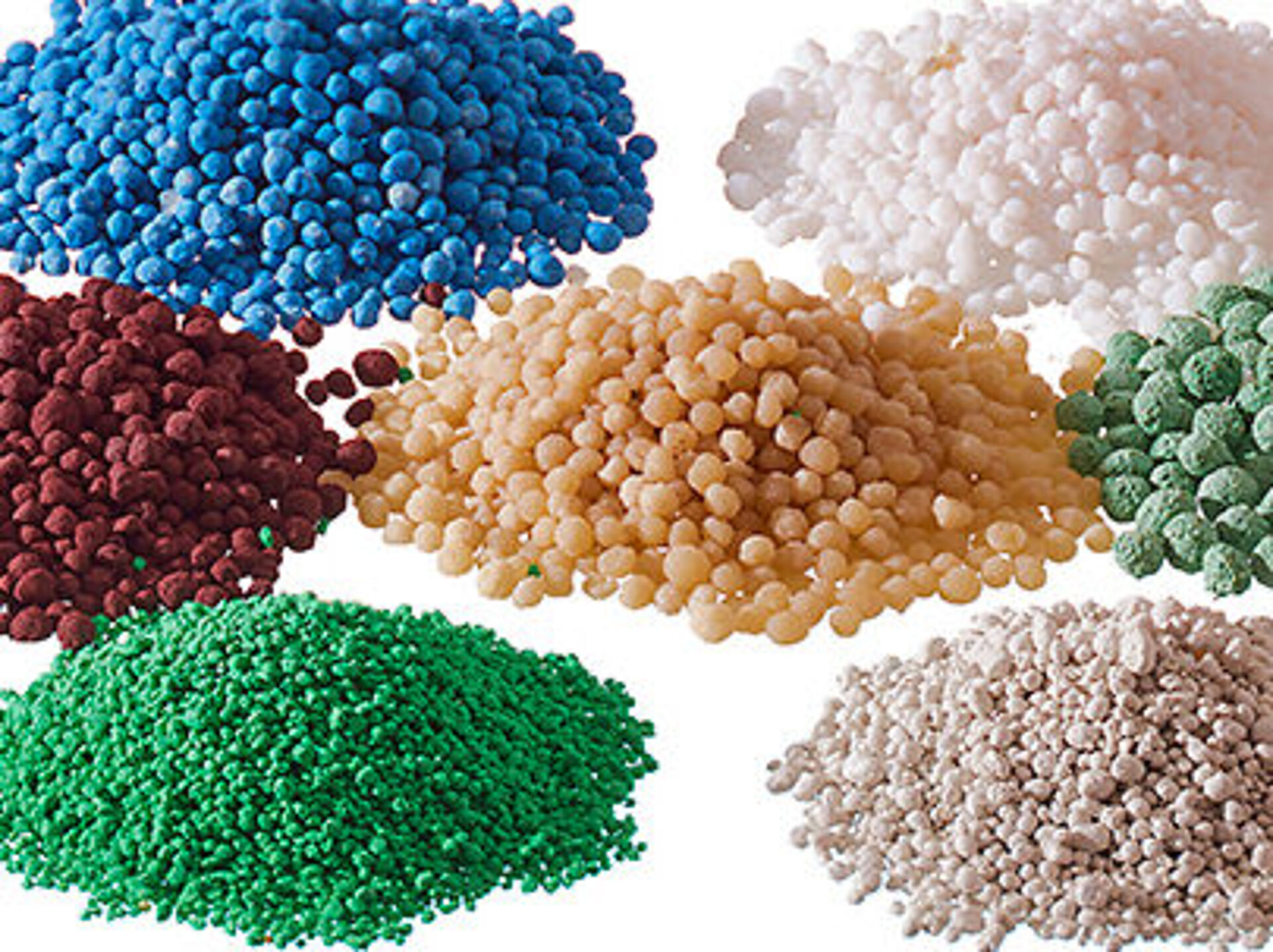 Fertilizer granules made in an EIRICH mixer