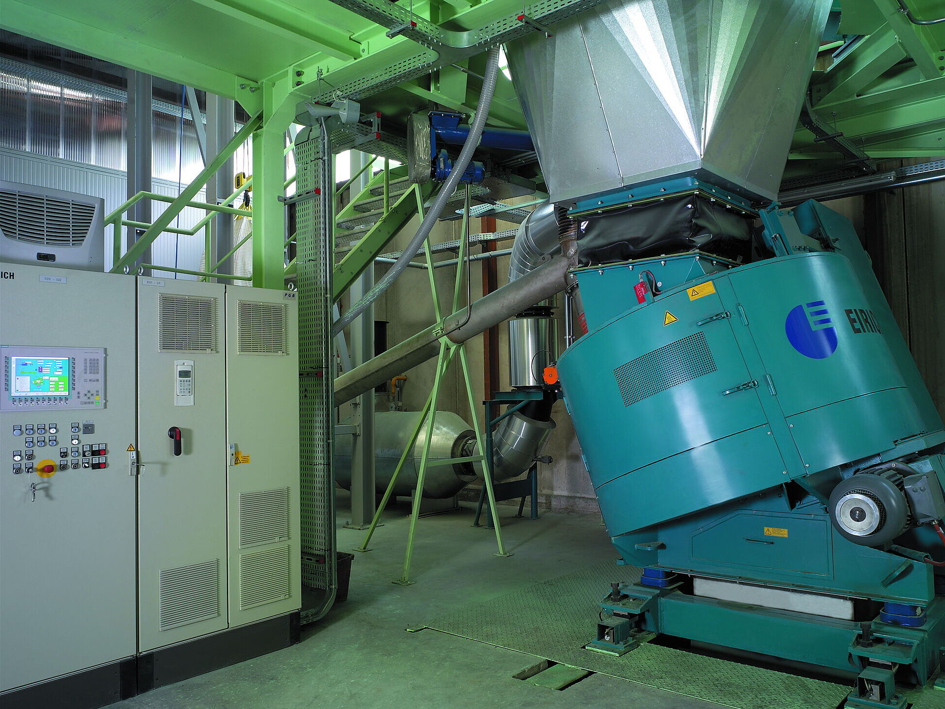 EIRICH mixer with vacuum drying technology