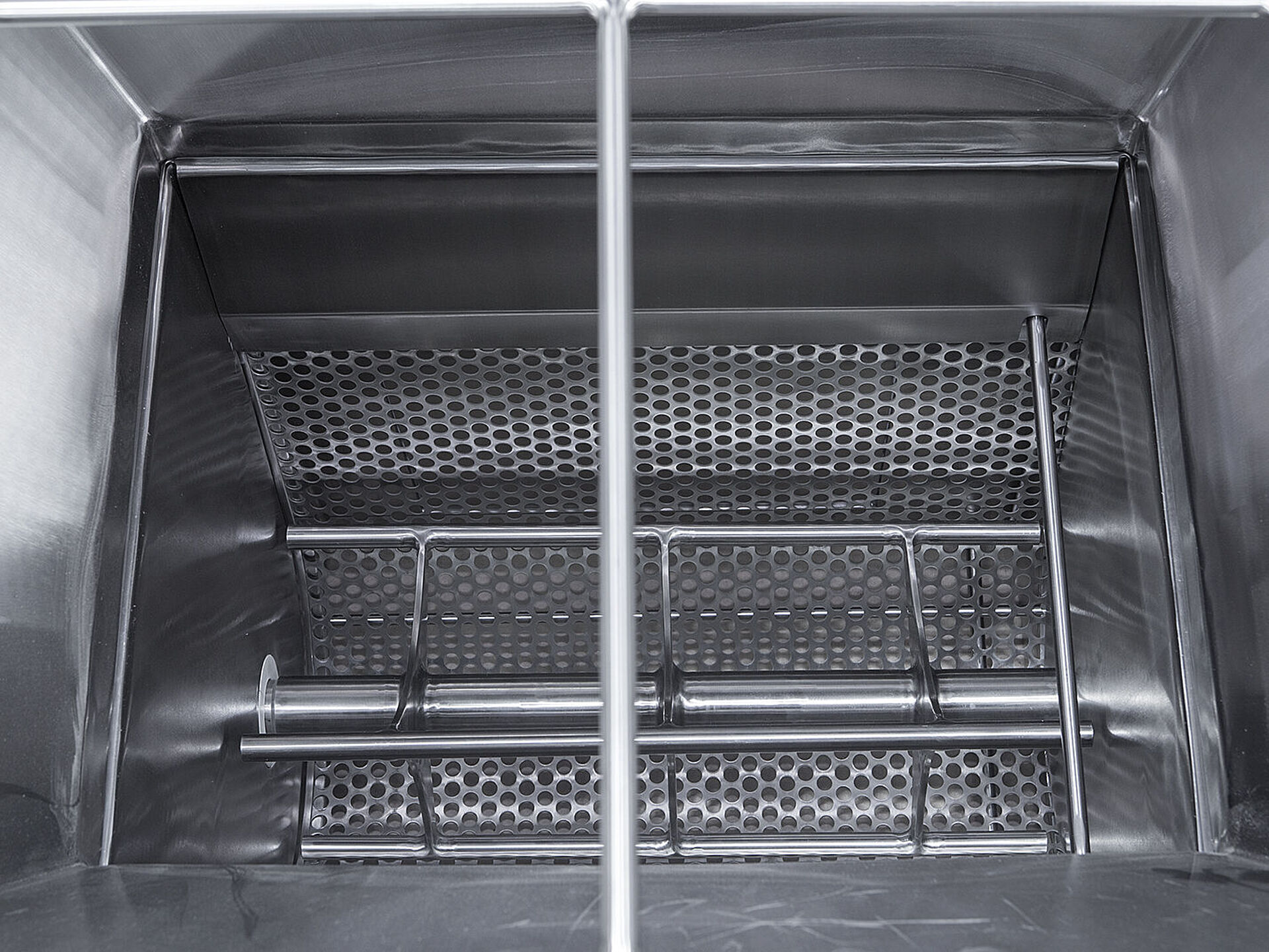 Product conditioner (delumping) for APS blender