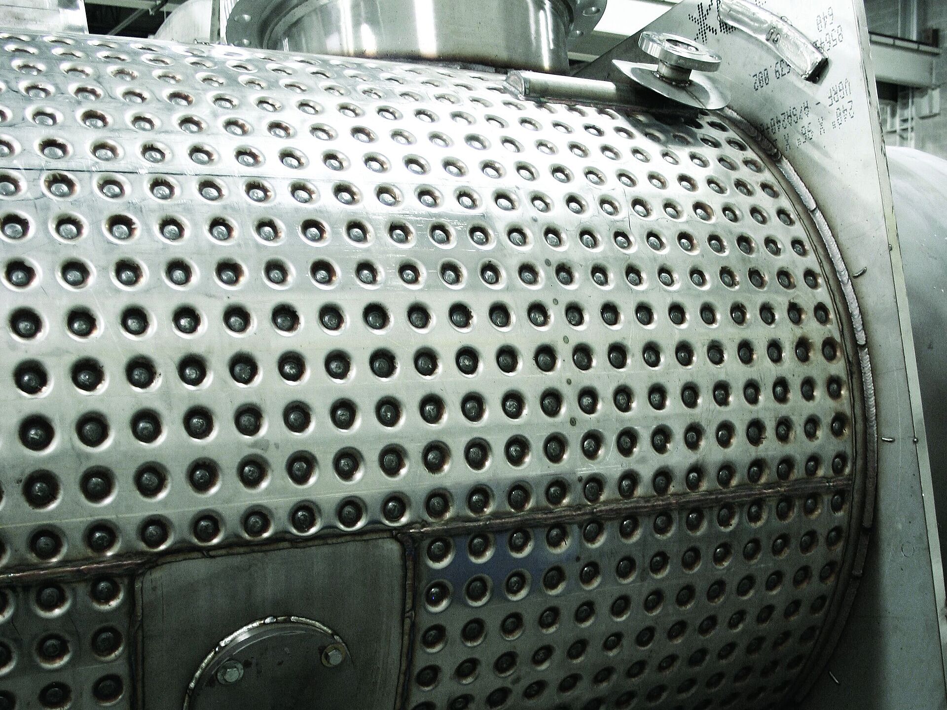 Dimpled jacket on APS dryer/reactor